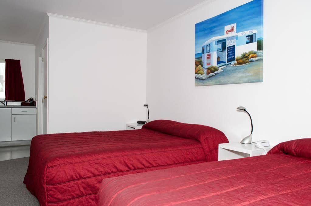 Settlers Motor Lodge Лоуэр-Хатт Экстерьер фото