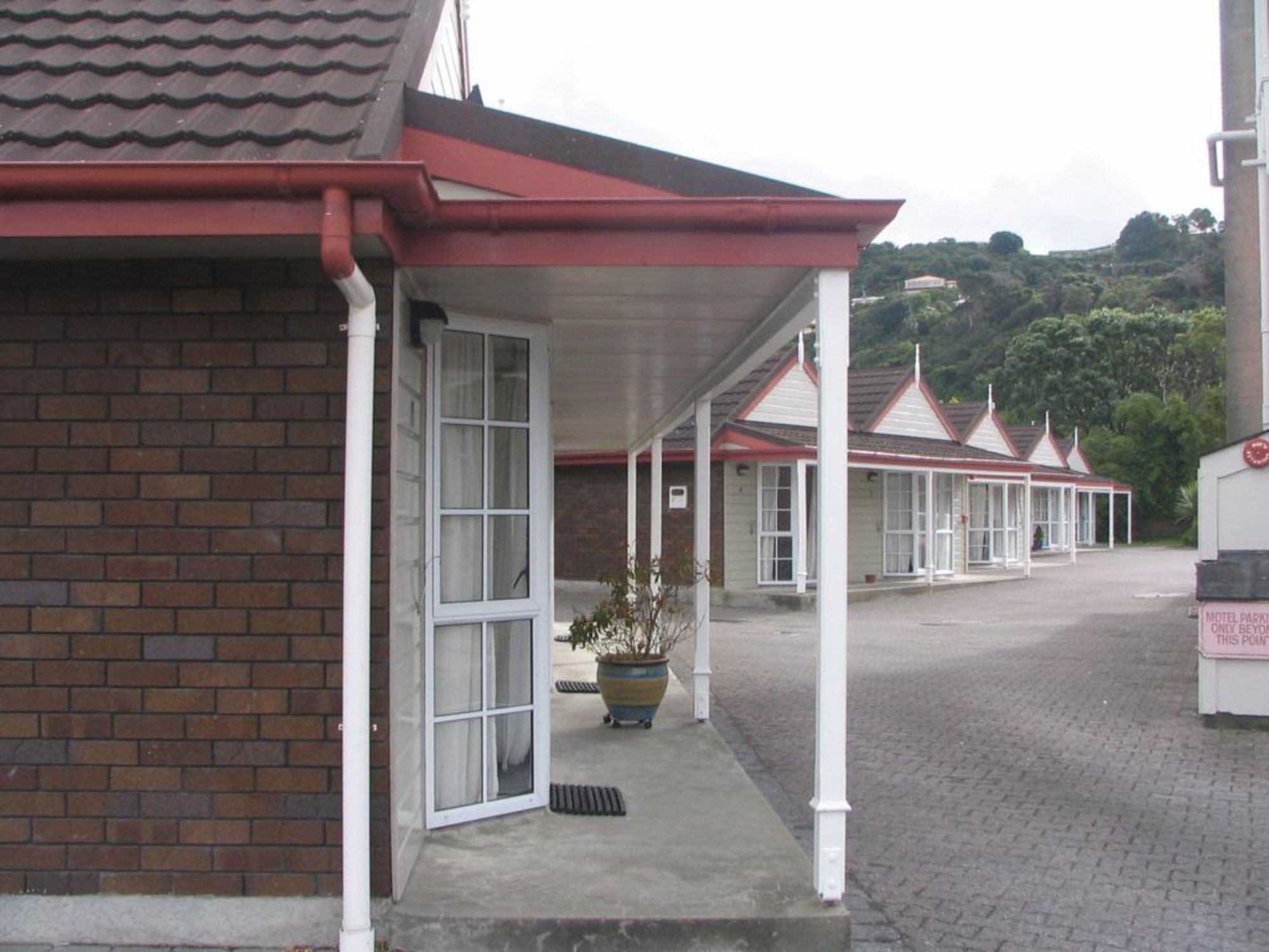 Settlers Motor Lodge Лоуэр-Хатт Экстерьер фото